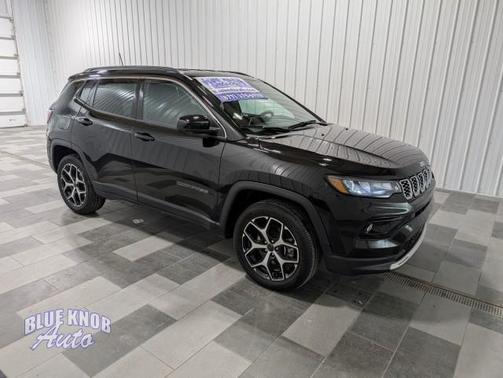 Diamond Black Crystal Pearlcoat 2025 Jeep Compass Limited