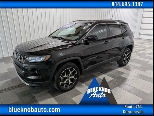 Diamond Black Crystal Pearlcoat 2025 Jeep Compass Limited