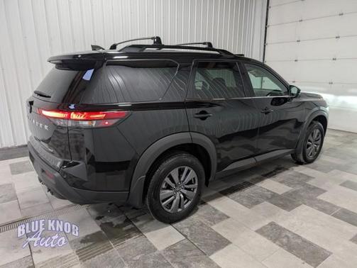 2025 Nissan Pathfinder SV 4WD