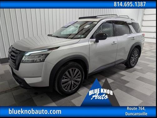 Brilliant Silver Metallic 2023 Nissan Pathfinder SL 4WD