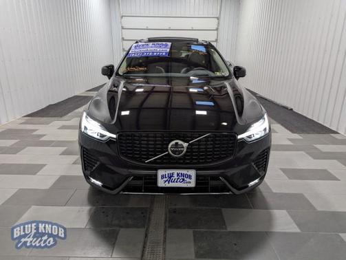2023 Volvo XC60 B6 Ultimate Dark Theme