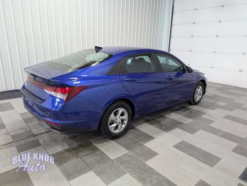 2023 Hyundai ELANTRA SE