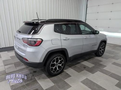 Silver Zynith Metallic Clearcoat 2025 Jeep Compass Limited