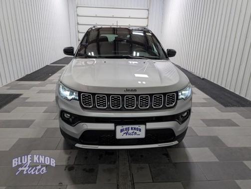 Silver Zynith Metallic Clearcoat 2025 Jeep Compass Limited