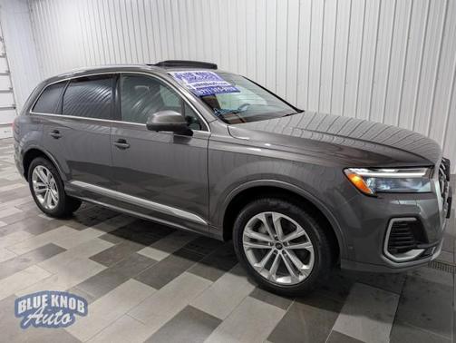 2025 Audi Q7 45 Premium