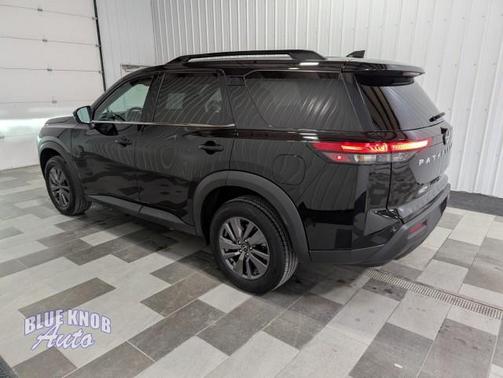 Super Black 2025 Nissan Pathfinder SV FWD