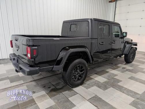 2022 Jeep Gladiator Altitude 4x4