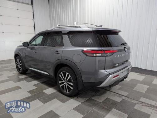 2025 Nissan Pathfinder Platinum 4WD