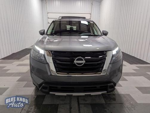 2025 Nissan Pathfinder Platinum 4WD