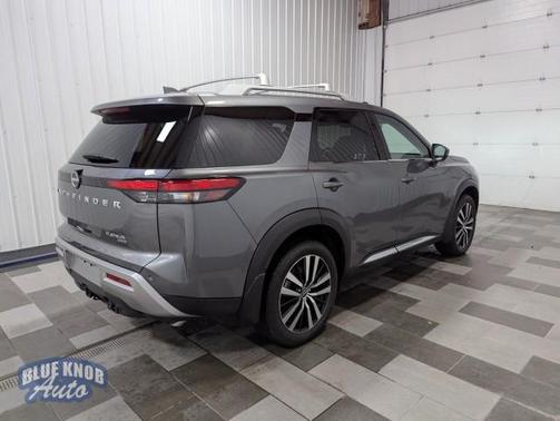 2025 Nissan Pathfinder Platinum 4WD