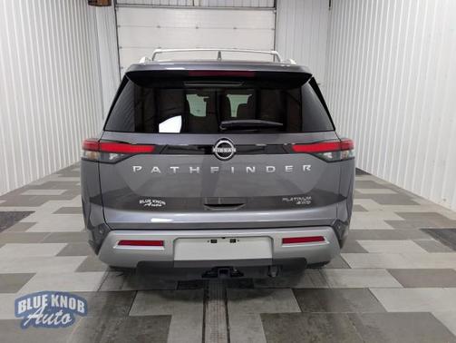 2025 Nissan Pathfinder Platinum 4WD
