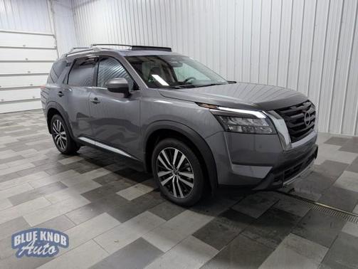 2025 Nissan Pathfinder Platinum 4WD