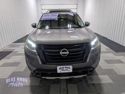 Gun Metallic 2023 Nissan Pathfinder SL 4WD
