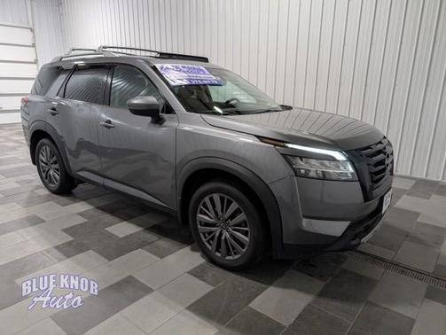 Gun Metallic 2023 Nissan Pathfinder SL 4WD