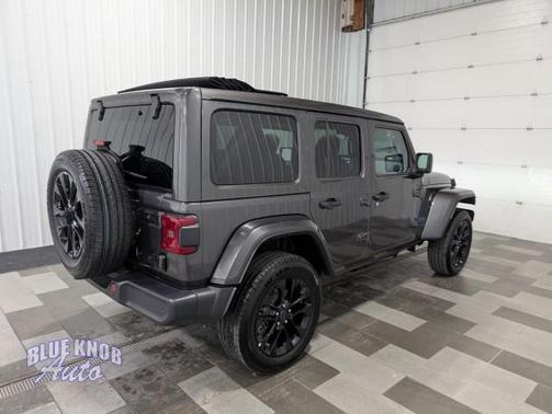 Granite Crystal Metallic Clearcoat 2025 Jeep Wrangler 4xe Sahara