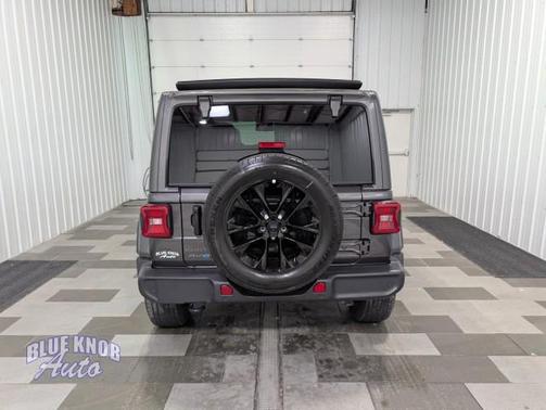 Granite Crystal Metallic Clearcoat 2025 Jeep Wrangler 4xe Sahara