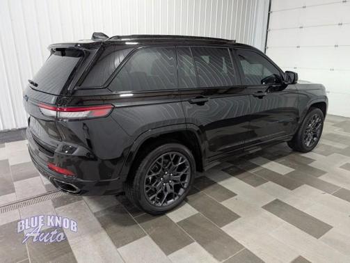 Diamond Black Crystal Pearlcoat 2023 Jeep Grand Cherokee 4xe Summit