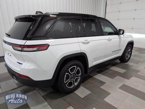 2022 Jeep Grand Cherokee 4xe Trailhawk