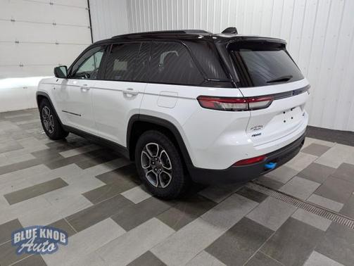 2022 Jeep Grand Cherokee 4xe Trailhawk