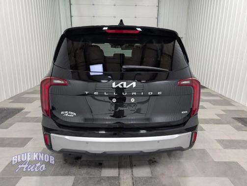 2023 Kia Telluride LX