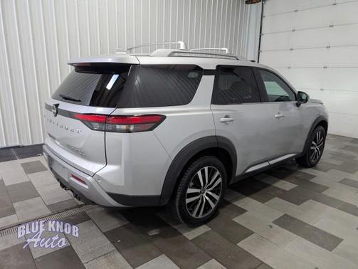 Brilliant Silver Metallic 2023 Nissan Pathfinder Platinum 4WD