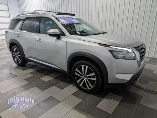 Brilliant Silver Metallic 2023 Nissan Pathfinder Platinum 4WD