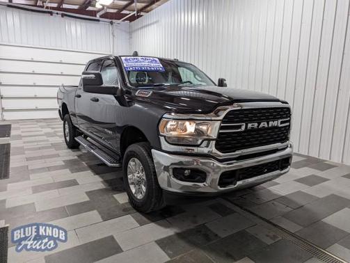 2024 RAM 2500 Big Horn Crew Cab 4x4 6'4' Box