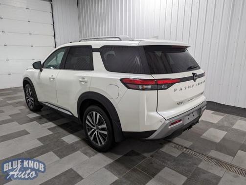 2022 Nissan Pathfinder Platinum 4WD