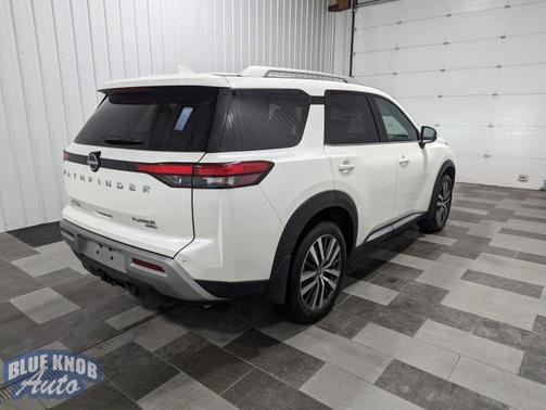 2022 Nissan Pathfinder Platinum 4WD