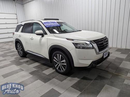 2022 Nissan Pathfinder Platinum 4WD