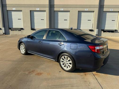 2014 Toyota Camry Hybrid LE