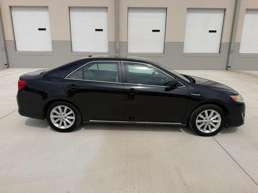 Attitude Black Metallic 2012 Toyota Camry Hybrid XLE