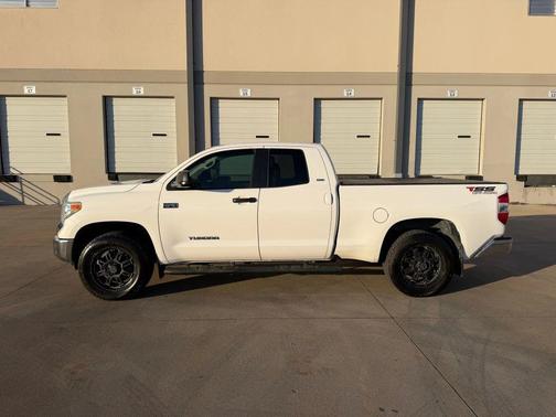 2015 Toyota Tundra SR5