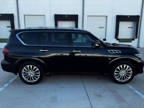 2017 INFINITI QX80 Base