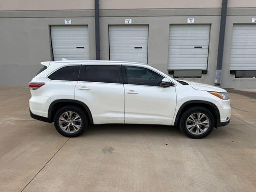 Blizzard Pearl 2015 Toyota Highlander XLE