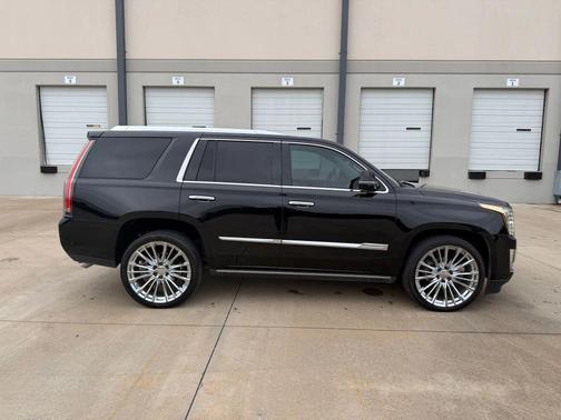 2017 Cadillac Escalade Premium Luxury