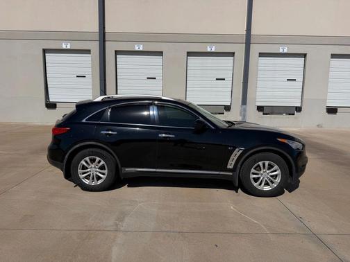 2014 INFINITI QX70 Base
