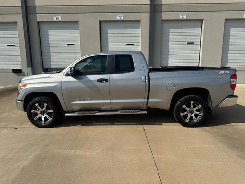 2014 Toyota Tundra SR5