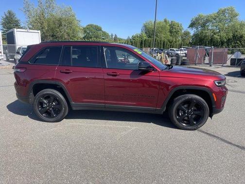 2022 Jeep Grand Cherokee Altitude