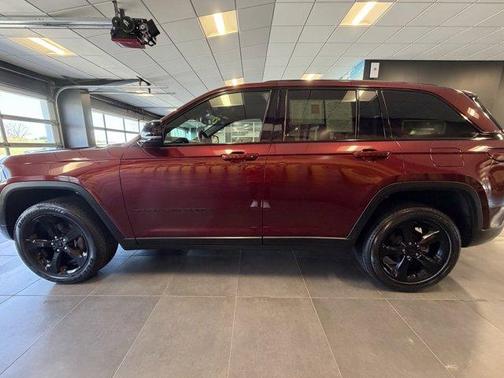 2022 Jeep Grand Cherokee Altitude