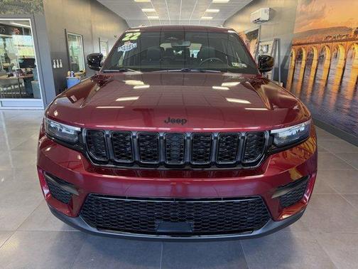 2022 Jeep Grand Cherokee Altitude