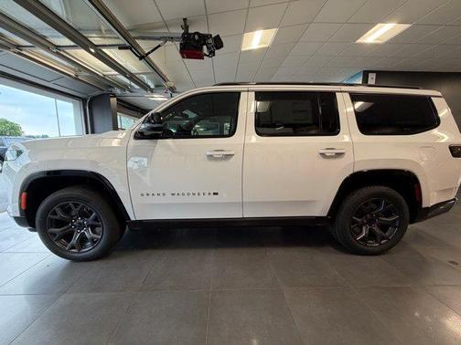 Bright White Clearcoat 2026 Jeep Grand Wagoneer LIMITED ALTITUDE