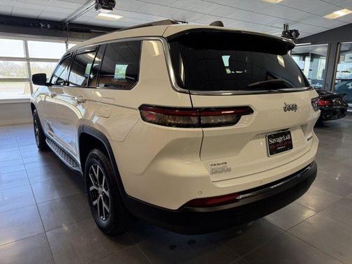 Bright White Clearcoat 2025 Jeep Grand Cherokee L Limited