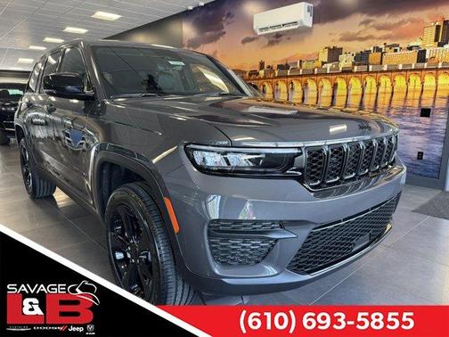 2025 Jeep Grand Cherokee Laredo