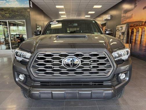 2022 Toyota Tacoma SR