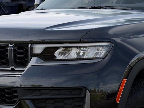 Diamond Black 2026 Jeep Grand Cherokee L Laredo