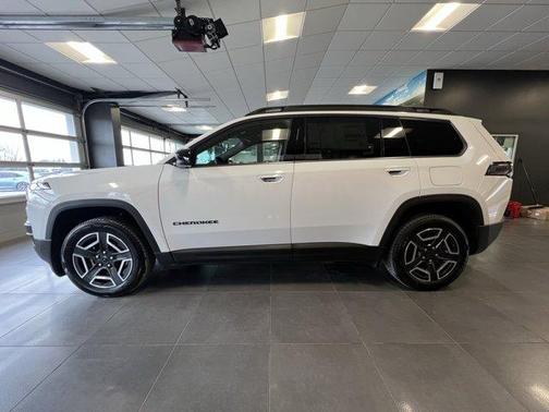 2026 Jeep Cherokee LAREDO/LIMITED