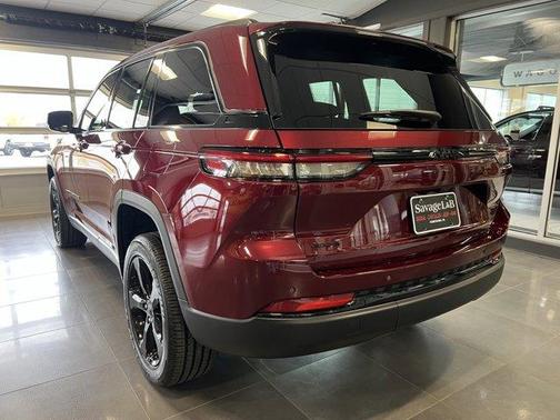 2025 Jeep Grand Cherokee Laredo