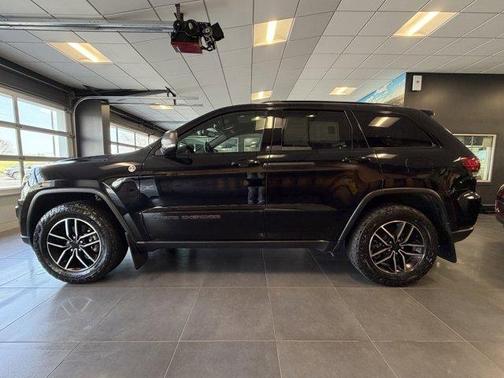 Diamond Black 2020 Jeep Grand Cherokee Trailhawk