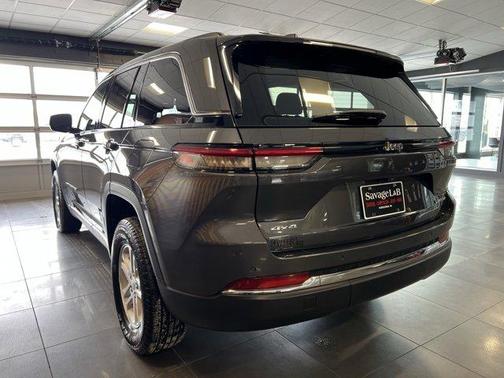 2023 Jeep Grand Cherokee Laredo